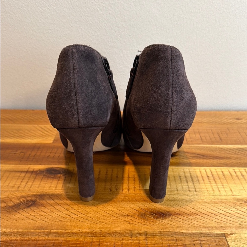 NWOT Cole Haan Dark Brown Suede Pointed Toe Ankle Booties size 7 never worn! - Picture 3 of 5